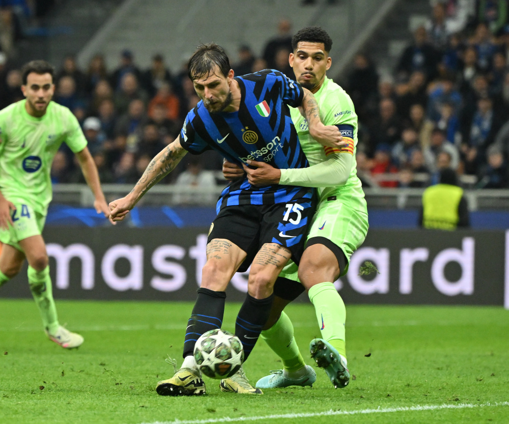 布伦森15分＆哈特13分，尼克斯半场22次罚球，雄鹿6次（布伦森15分哈特13分，尼克斯半场罚球22次，雄鹿仅6次）