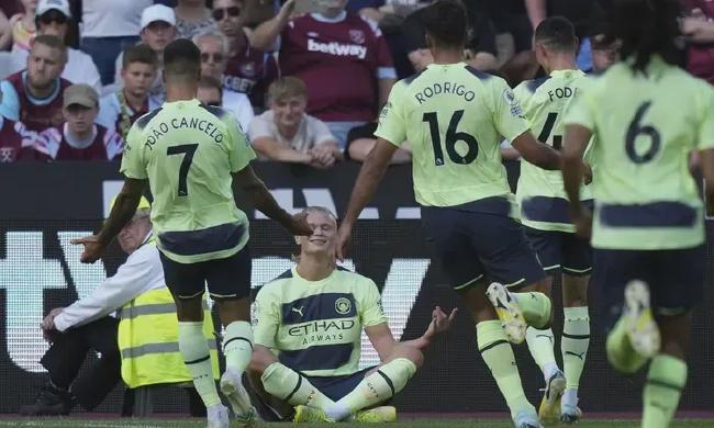 传记作者：莱万曾不满哈维的训练，他在波兰和拜仁都曾施压换帅（传记作者曝：莱万不满哈维训练，曾在波兰与拜仁施压促成换帅）