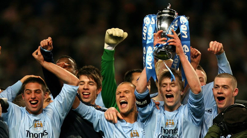 博主：利物浦考虑让杰拉德任临时主帅，同时也看好纳格尔斯曼（消息称利物浦考虑由杰拉德担任看守主帅，同时青睐纳格尔斯曼）