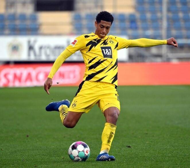 斯基拉：桑托斯在推进内马尔的续约，俱乐部有信心留下他