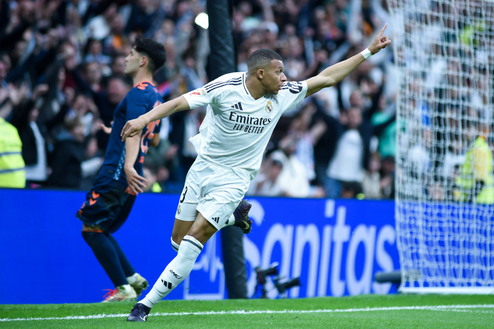 被中国足球“忽悠”的球迷，写了一本关于足球和青春的小说（曾被中国足球“忽悠”的球迷，写出一部青春与绿茵的小说）