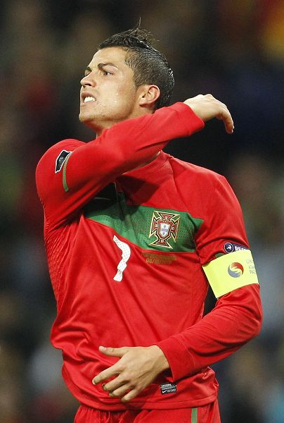 北京国安玄学加持？罕见：河南球迷震撼出征，大量聚集在候车厅