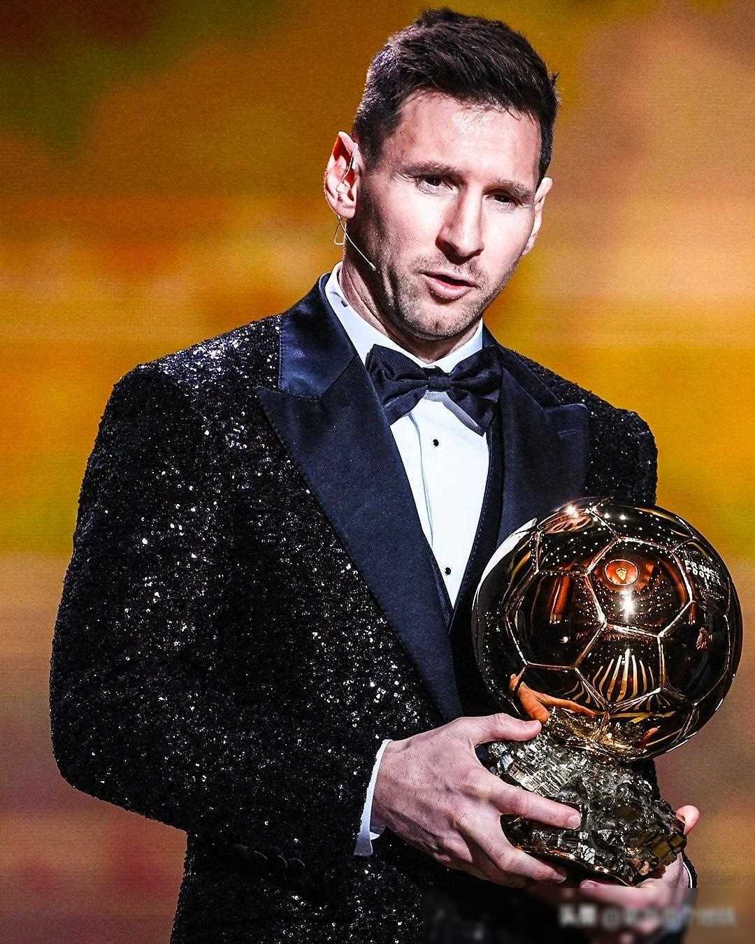 踢球者：巴斯克斯背伤恢复缓慢，理想情况下月底可以复出（踢球者：巴斯克斯背伤恢复不理想，最早有望于月底复出）