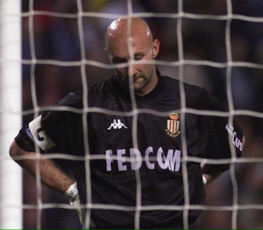 经纪人：当年尼斯管理层“绑架”了埃弗拉，想强行卖他去巴萨（经纪人称尼斯高层曾以“绑架”手段逼埃弗拉转会巴萨）