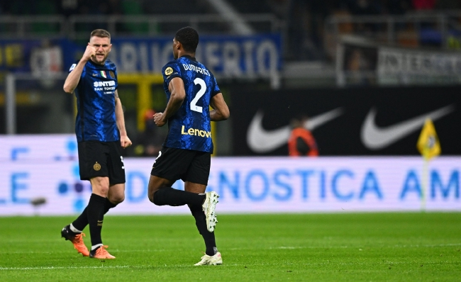 美媒：森林狼对欧文有意，爱德华兹本人支持这一举措（美媒：森林狼欲引进欧文，爱德华兹表示支持）