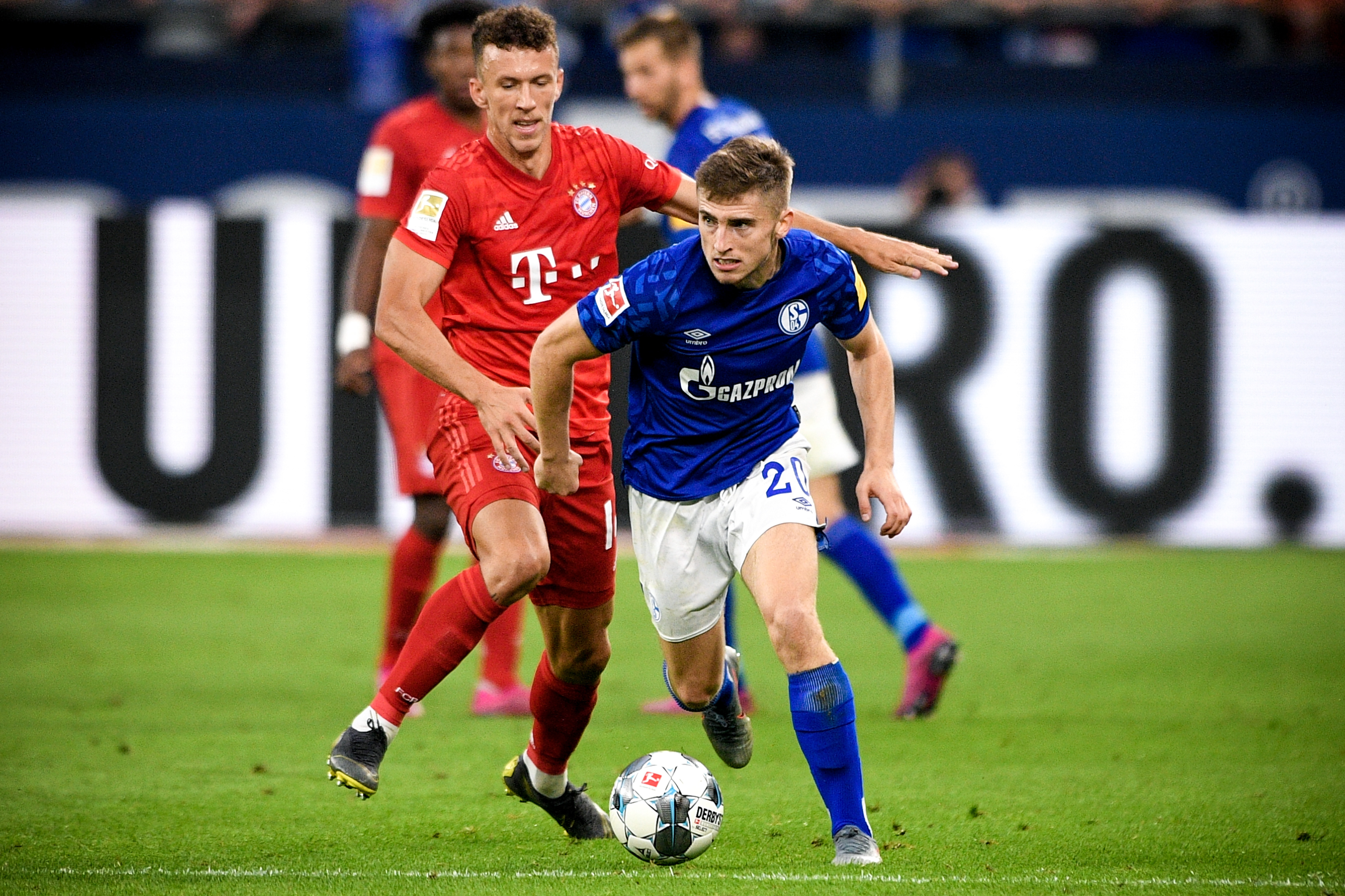 詹姆斯这项数据居然断崖式领先！（詹姆斯这项数据领先幅度堪称断层！）