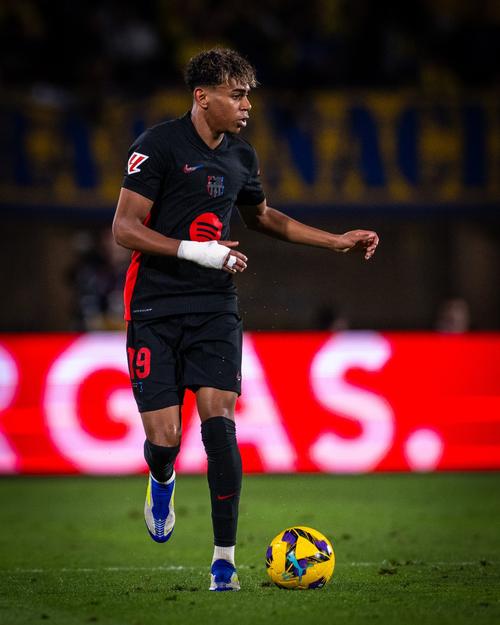 马卡：皇马未展现稳定状态，阿隆索国际比赛日有很多工作要做（马卡报：皇马状态不稳，国际比赛日期间阿隆索工作繁重）