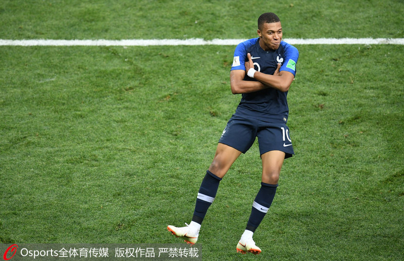 切尔西后腰身体素质远超德罗巴，穆里尼奥夸他一天能踢两场英超（穆里尼奥盛赞切尔西后腰：体能碾压德罗巴，一天连战两场英超）