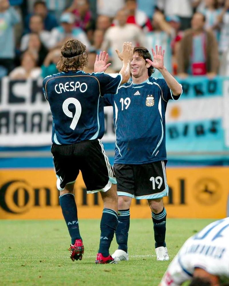 奥斯卡报平安：感谢球迷们的祝福和留言，我没事的（奥斯卡报平安：谢谢球迷关心，我一切安好）