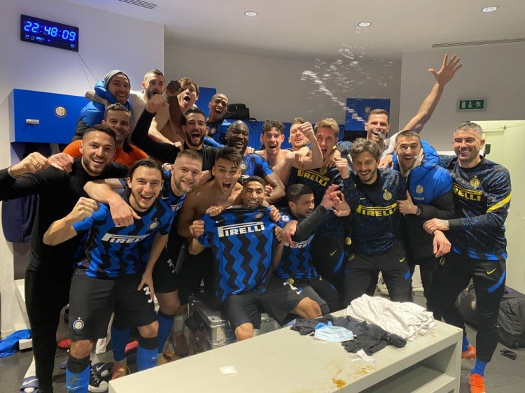 米体：法国电视台取消转播年轻人vs里尔，因前者胸前广告违规（米体：法国电视台因胸前广告违规，叫停年轻人对阵里尔的转播）