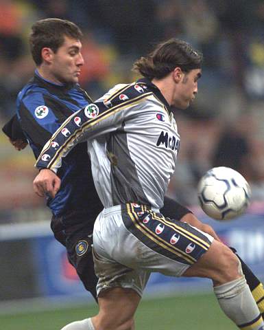 德转列希腊球员历史身价前10：马诺拉斯4500万第1，帕帕上榜（德转公布希腊球员历史身价TOP10：马诺拉斯4500万领跑，帕帕入围）