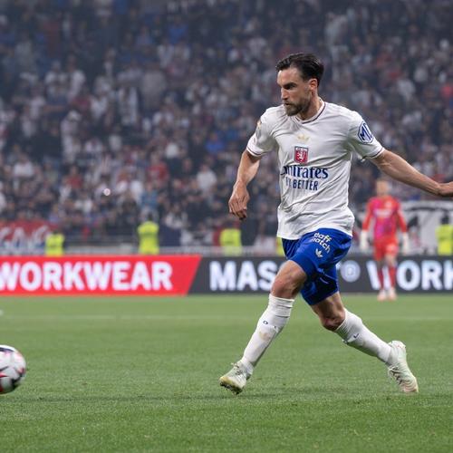 利物浦欧冠大名单：萨拉赫缺阵！范戴克领衔，维尔茨在列